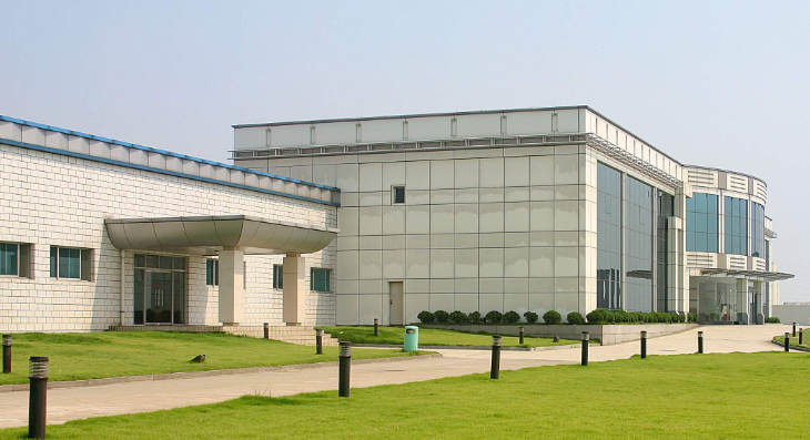 三亚海棠湾阿冬网络科技工作室同城建站与独立站方案对比分析